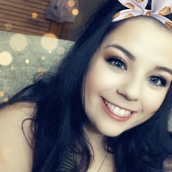 Meet your Posher, Rachel - Picture 1 of 1